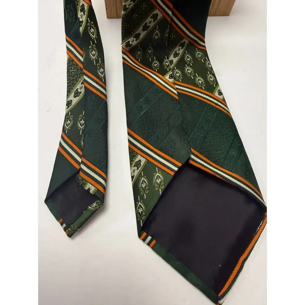 Vintage jacquard necktie flaws